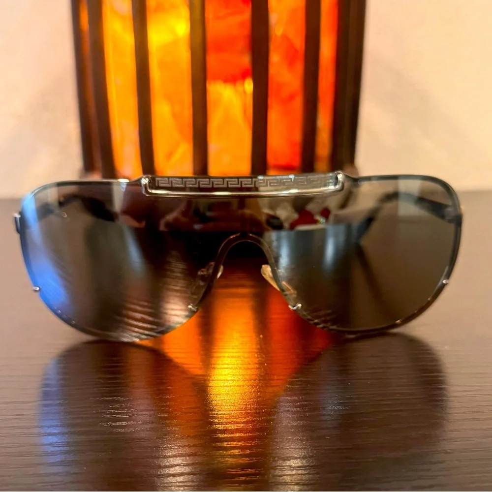 Versace Sunglasses 😎 - Picture 1 of 4